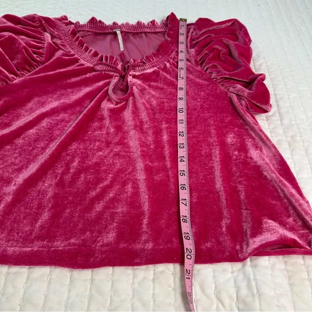 Free People Fuchsia Crop Top Terese Velvet Shorts Puff Sleeve Keyhole Tie Neck - Picture 4 of 16